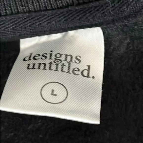 Designs Untitled Smile Graphic Sweatshirt in Black - NWOT - Size Large - Picture 4 of 5